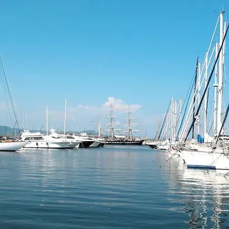 Aussergewoehnliche Am Hafen By Interhome * סן טרופז